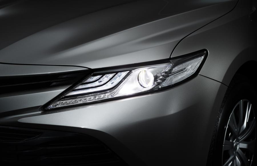 Детали экстерьера Toyota Camry Hybrid 2017 года  (JP) (фото 3 из 13)